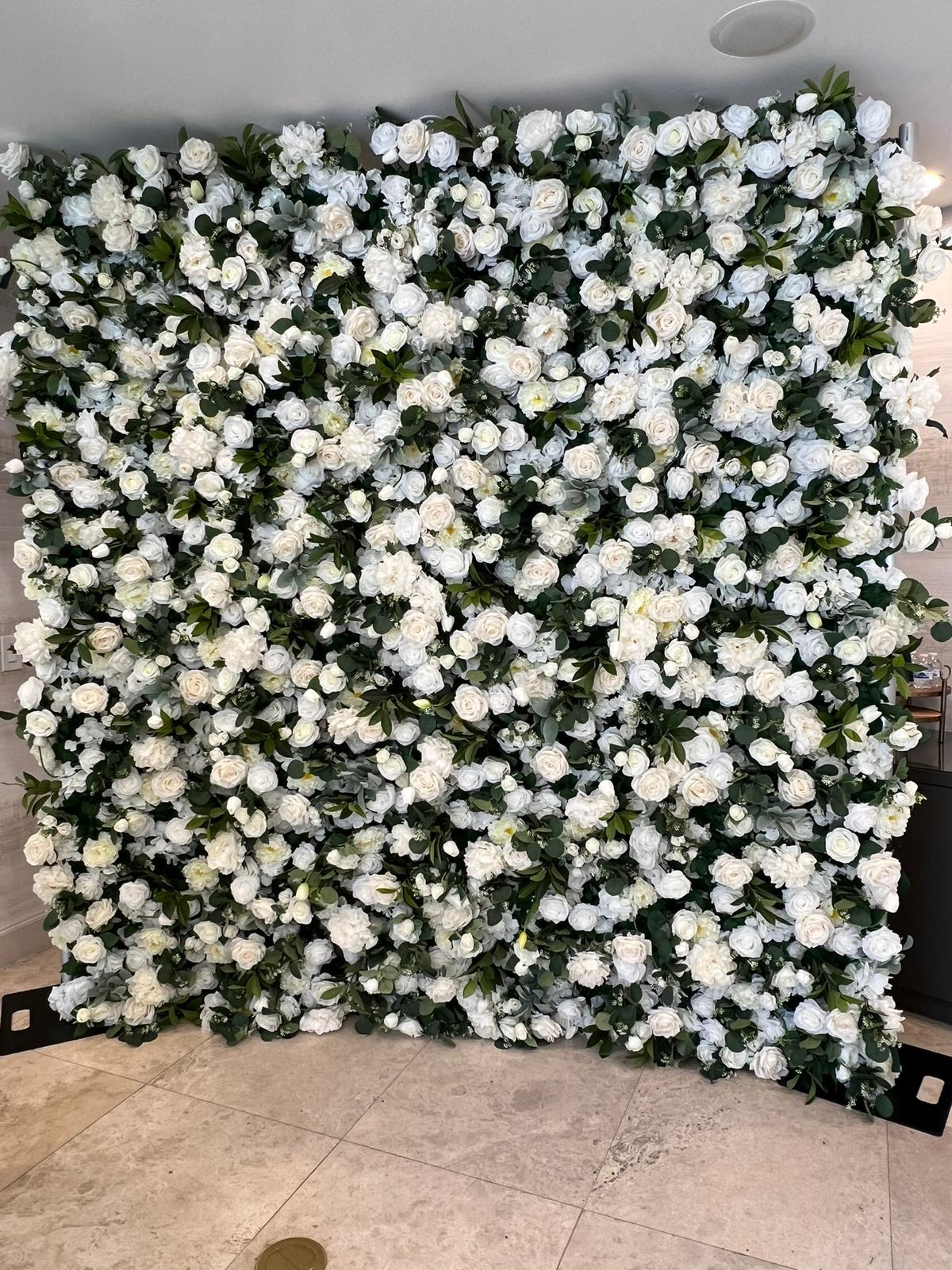 Flower wall setup with decor details
